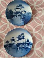 Twee decoratieve blauw-witte borden 24cm doorsnee, Antiek en Kunst, Antiek | Wandborden en Tegels, Ophalen