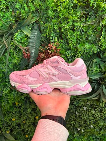 New Balance 9060 Asos Roze - Maat 39,5 beschikbaar voor biedingen