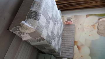 Te koop Bedsprei  beschikbaar voor biedingen