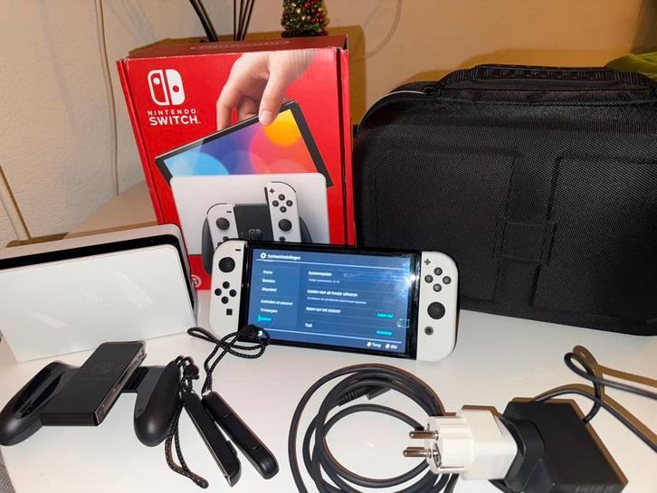 Nintendo Switch OLED + reistas, Spelcomputers en Games, Spelcomputers | Nintendo Switch, Zo goed als nieuw, Switch OLED, Met 1 controller