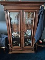 Antieke vitrinekast / rookkast met legplanken en bed, Ophalen