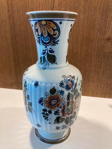 Vaas Flora Delfts Keramiek polychroom no. 641 beschikbaar voor biedingen