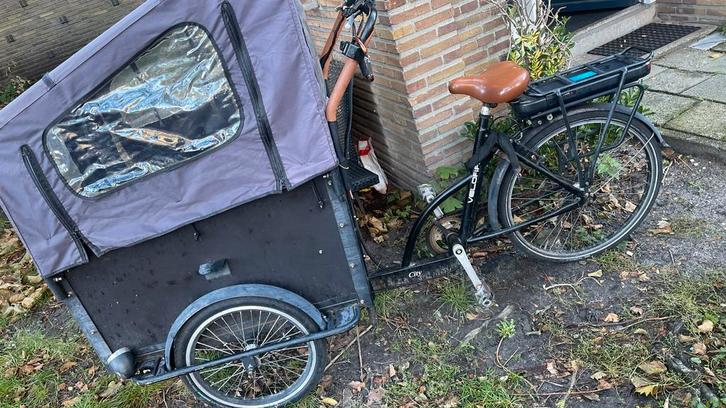 Bakfiets - 2 bankjes - geschikt voor 4 kinderen, Fietsen en Brommers, Fietsaccessoires | Aanhangers en Karren, Gebruikt, Ophalen of Verzenden