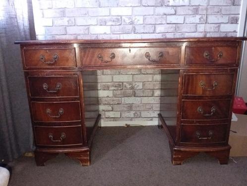 Antieke bureau met laadjes, Antiek en Kunst, Antiek | Kantoor en Zakelijk, Ophalen