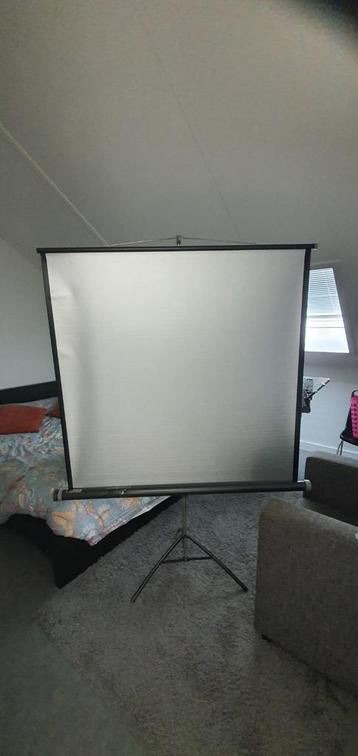 Projectie scherm voor dia of film  beschikbaar voor biedingen