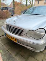 Mercedes-Benz C-Klasse 2.0 C200 Kompr Sedan AUT 2002 Grijs, Auto's, Automaat, Achterwielaandrijving, 74 €/maand, 4 cilinders