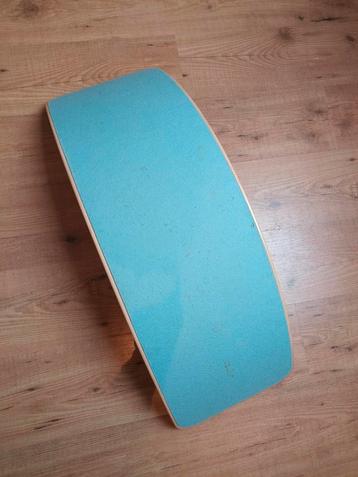 Wobbel Balance Board, blauw vilt  beschikbaar voor biedingen