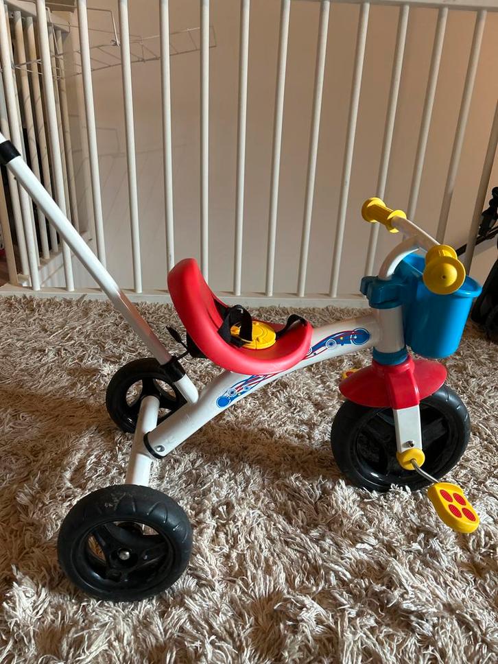 Loopfiets , driewieler met duwstang, nieuwstaat., Kinderen en Baby's, Speelgoed | Buiten | Voertuigen en Loopfietsen, Zo goed als nieuw