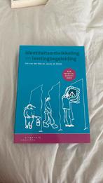 Identiteitsontwikkeling en leerlingbegeleiding, Jos van der Wal; Jacob de Wilde, Ophalen of Verzenden, Ontwikkelingspsychologie