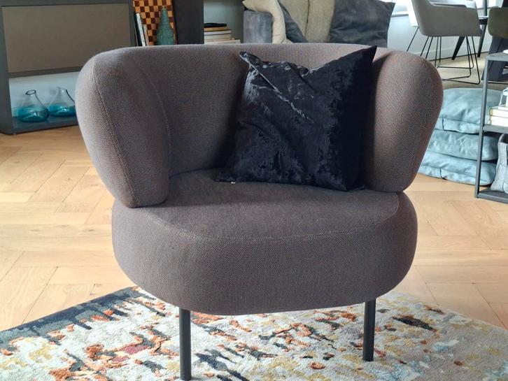 stijlvolle 1-zitter uit de Lensvelt x Studio Stefan Scholten, Huis en Inrichting, Fauteuils, Zo goed als nieuw, Stof, 50 tot 75 cm