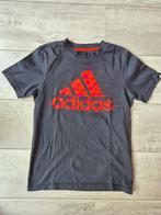 Adidas t-shirt grijs met rood logo Climate cotton ZGAN, Adidas, Ophalen of Verzenden, Zo goed als nieuw, Shirt of Longsleeve