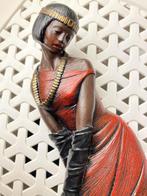 Vrouw met zwarte poes, Art Deco, Ed van Rosmalen, travertin., Antiek en Kunst, Kunst | Beelden en Houtsnijwerken, Ophalen of Verzenden