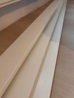 4 witte plinten, Doe-het-zelf en Verbouw, Plinten en Afwerking, Ophalen of Verzenden, Zo goed als nieuw, Mdf, 200 tot 250 cm