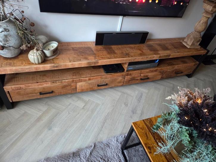 Zo Goed Als Nieuwe TV Kast - 240cm Lang, Huis en Inrichting, Kasten | Televisiemeubels, Zo goed als nieuw, Minder dan 100 cm, 200 cm of meer