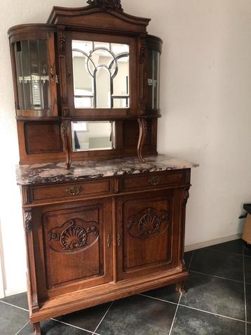 Antieke Kast met Marmeren Blad en Spiegel beschikbaar voor biedingen