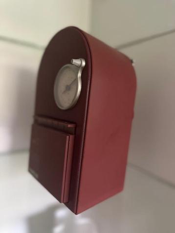 design radio by Philip Strack beschikbaar voor biedingen