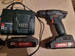 Te koop accu schroefboormachine, 2 accu's en lader en koffer, Doe-het-zelf en Verbouw, Gereedschap | Boormachines, Ophalen, Gebruikt