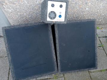 2x speakers + versterker beschikbaar voor biedingen