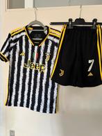 Tenue Juventus / maat 28 (146-152) - replica, Jongen of Meisje, Ophalen of Verzenden, Sport- of Zwemkleding, Zo goed als nieuw