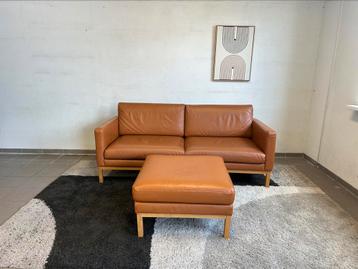 Bolia North - Leer - 2,5 zits + Hocker - Nette Staat beschikbaar voor biedingen