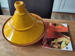 Tajine + kookboekje, Huis en Inrichting, Keuken | Potten en Pannen, Ophalen, Zo goed als nieuw