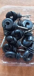 Isolatoren, Toebehoren