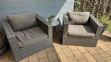 Te koop 2 st loungestoelen beschikbaar voor biedingen