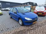 Peugeot 206 1.4 XR / 137.926 km / APK december 2026, Auto's, Voorwielaandrijving, 31 €/maand, 4 cilinders, Blauw