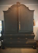 Antieke kast met sierlijke details 2.47 hg-1.90 br- 0.50diep, Ophalen
