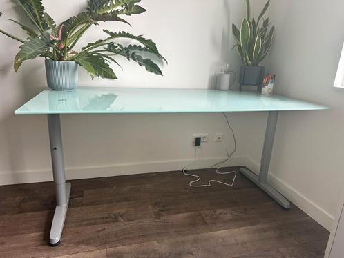 Bureau met glazen blad (160x80), Huis en Inrichting, Bureaus, Zo goed als nieuw, Bureau, Ophalen