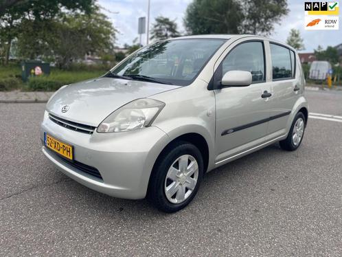 Daihatsu Sirion 2 1.3-16V Comfort / automaat / airco / pdc /, Auto's, Daihatsu, Bedrijf, Te koop, Sirion, ABS, Airbags, Airconditioning