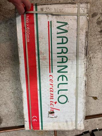 Maranello witte tegels 60x30cm - 10 hele + stukken beschikbaar voor biedingen