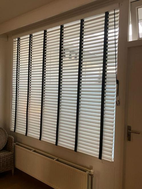 Witte houten jaloezieën 210 cm breed x 189 hoog, Huis en Inrichting, Stoffering | Gordijnen en Lamellen, Zo goed als nieuw, 200 cm of meer