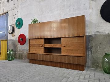 Mid Century Teak Houten Barkast | Vintage Dressoir Wand Kast beschikbaar voor biedingen