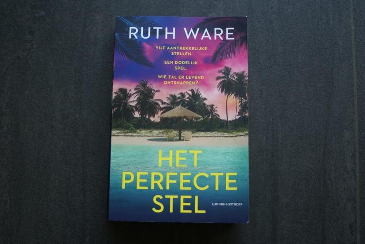 HET PERFECTE STEL... Ruth Ware... (2024), Boeken, Thrillers, Zo goed als nieuw, Ophalen of Verzenden