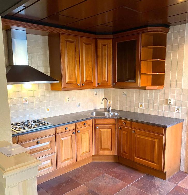 Keuken compleet - in goed werkende staat - GRATIS, Huis en Inrichting, Keuken | Complete keukens, Gebruikt, Hoekkeuken, Bruin