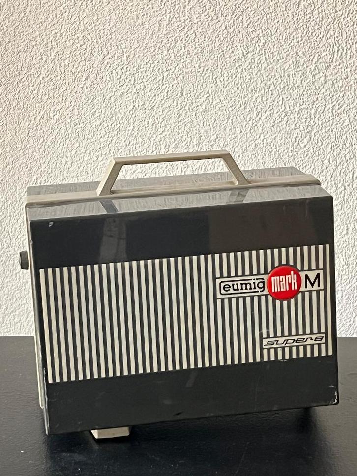 Eumig-wien mark M super 8 projector, Verzamelen, Fotografica en Filmapparatuur, Projector, 1960 tot 1980, Ophalen of Verzenden