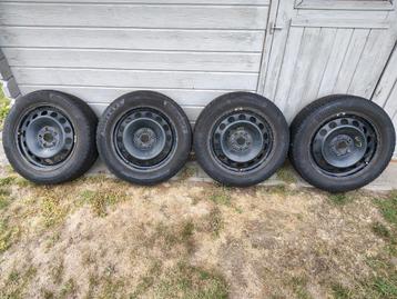 16inch stalen velgen met winterbanden Skoda VW Seat Audi beschikbaar voor biedingen