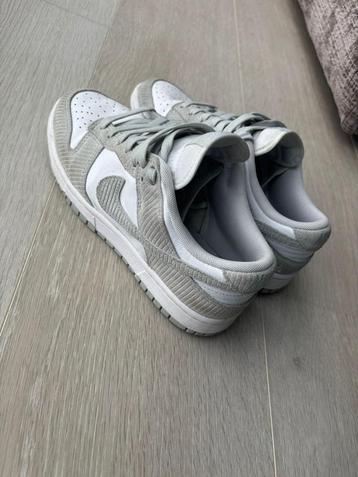 Nike Dunk maat 38,5 beschikbaar voor biedingen