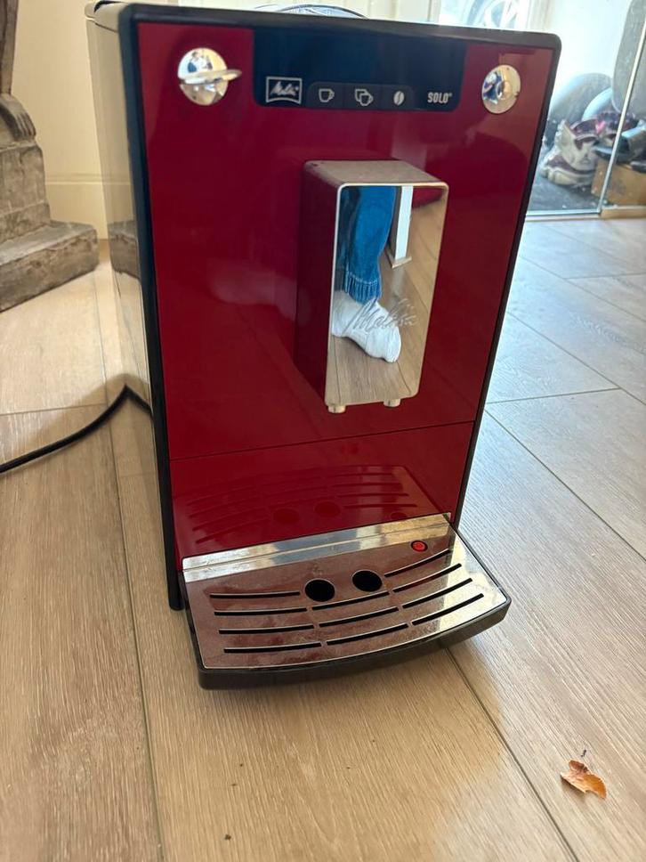 Melitta Caffeo Solo Espressomachine - Rood, Witgoed en Apparatuur, Koffiezetapparaten, Gebruikt, Koffiebonen, Espresso apparaat