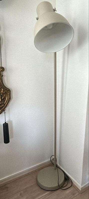 IKEA Hektar Staande Lamp - Beige beschikbaar voor biedingen