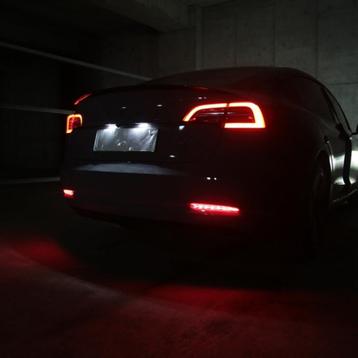 Verlichte reflector voor Tesla Model Y (en Model 3) beschikbaar voor biedingen
