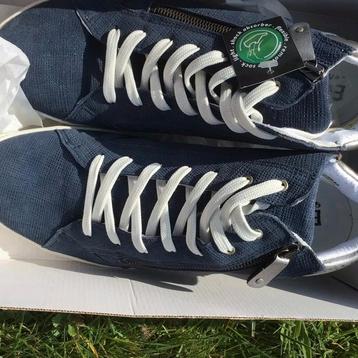 Nieuwe Schoenen Maat 43 beschikbaar voor biedingen