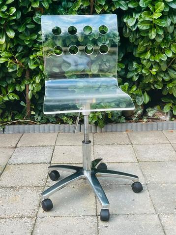. Vintage Bureaustoel van doorzichtig perspex Ergonomisch. beschikbaar voor biedingen