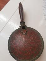 Antieke messing beddenpan met rood bloemmotief, Ophalen
