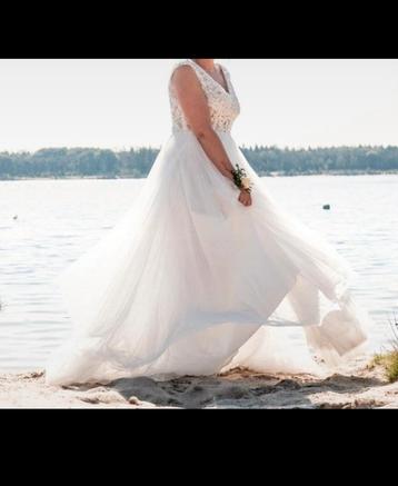 Prachtige Lilly Trouwjurk mt 42 - Slechts 1x Gedragen! beschikbaar voor biedingen