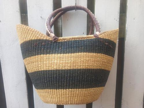 Bolgatanga u shopper/tulp mand nieuw Ghana uniek Bolgatanga, Huis en Inrichting, Woonaccessoires | Schalen en Manden, Nieuw, Ovaal