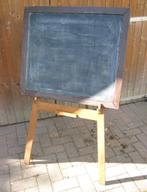 Oude schilders ezel met schoolbord, Ophalen