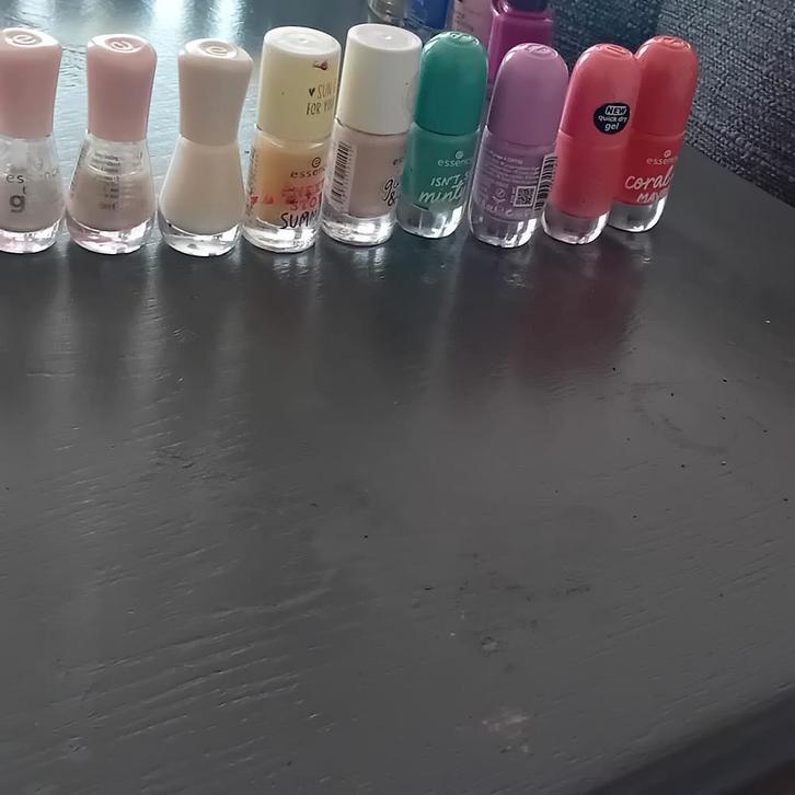 Een hele partij nagellak, Sieraden, Tassen en Uiterlijk, Uiterlijk | Cosmetica en Make-up, Handen en Nagels, Overige kleuren, Ophalen