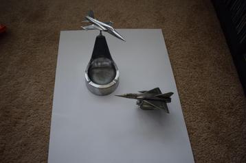 luchtvaart militaria 2 metalen vliegtuigmodellen(1) beschikbaar voor biedingen